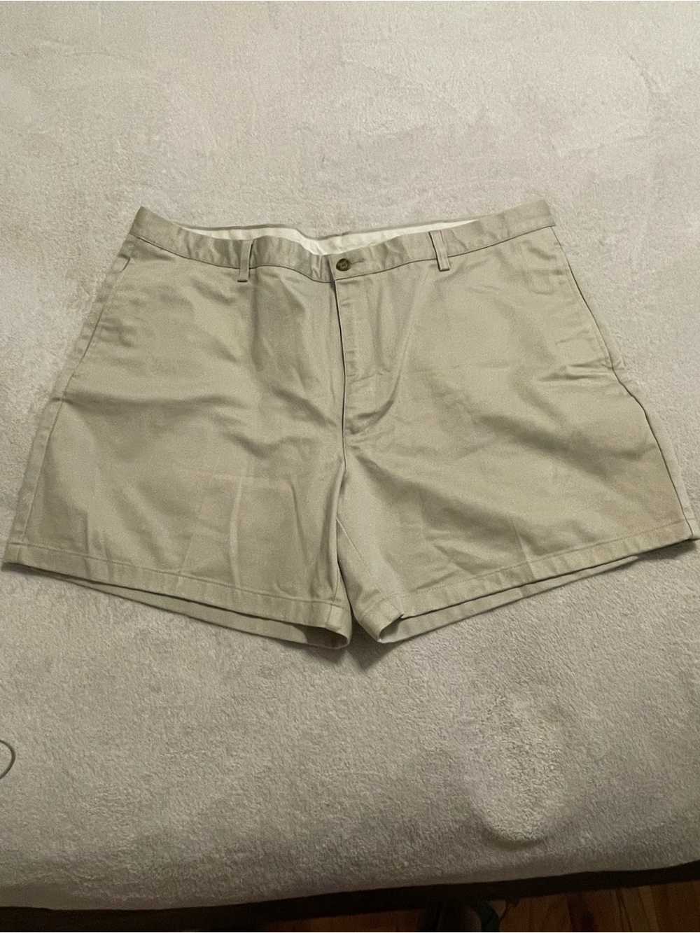 LL Bean Classic Men’s Flat Front Khaki 100% Heavyweight Cotton Shorts preppy